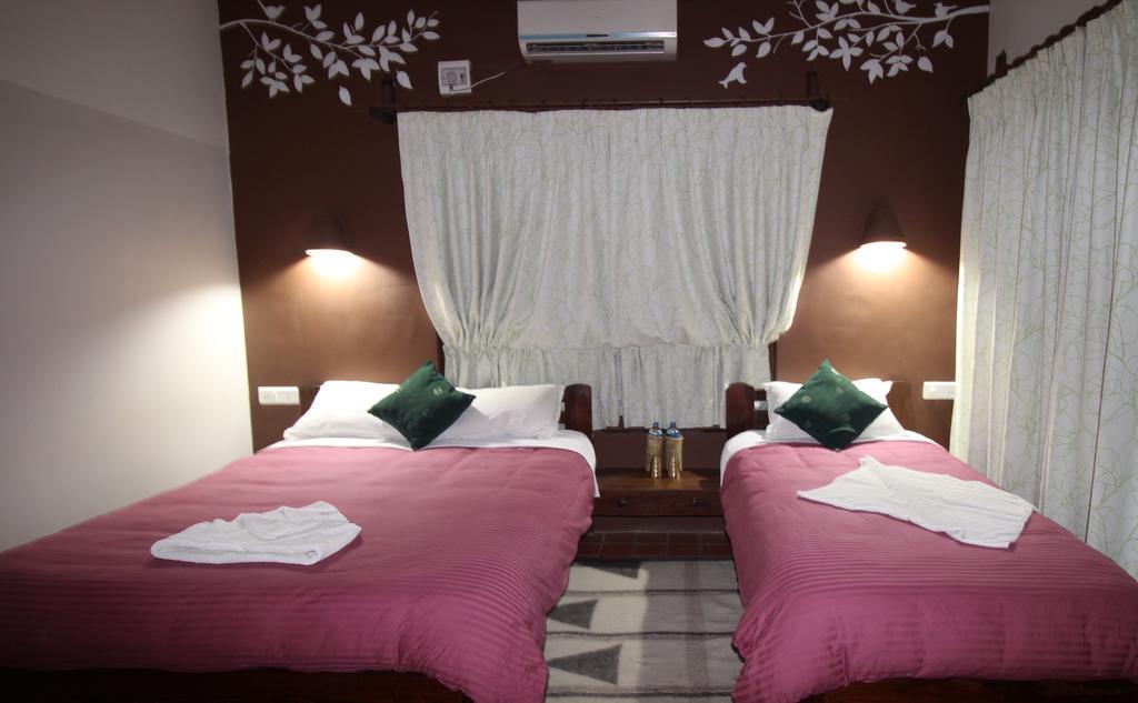 River View Jungle Camp โซราฮา ภายนอก รูปภาพ